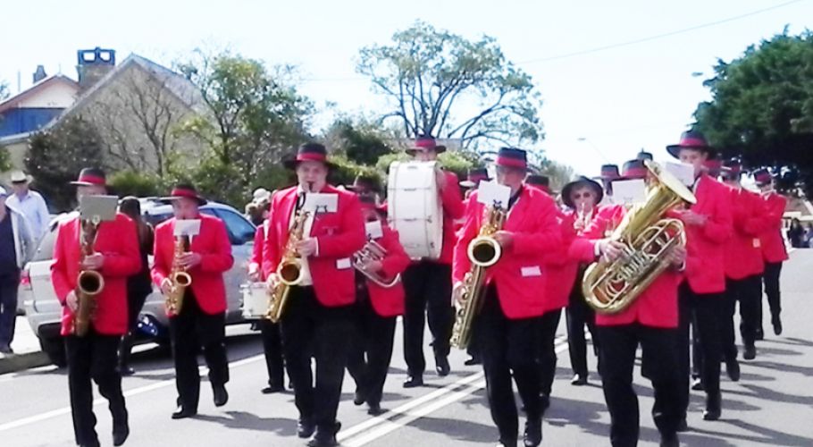 2 Anzac Day 2015 - on the March